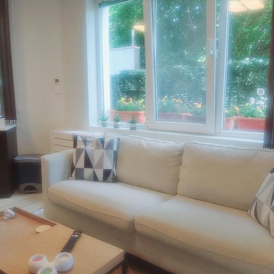 Saint Nicholas Varna Lovely 2 Bedroom Apartment With Sunny Garden Bagian luar foto