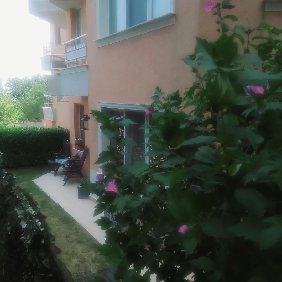 Saint Nicholas Varna Lovely 2 Bedroom Apartment With Sunny Garden Bagian luar foto
