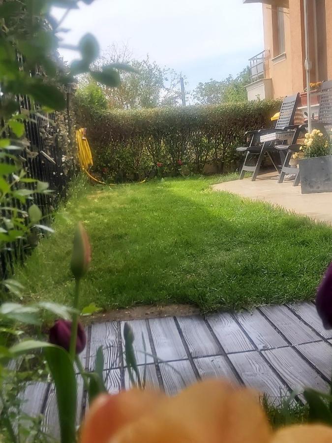 Saint Nicholas Varna Lovely 2 Bedroom Apartment With Sunny Garden Bagian luar foto